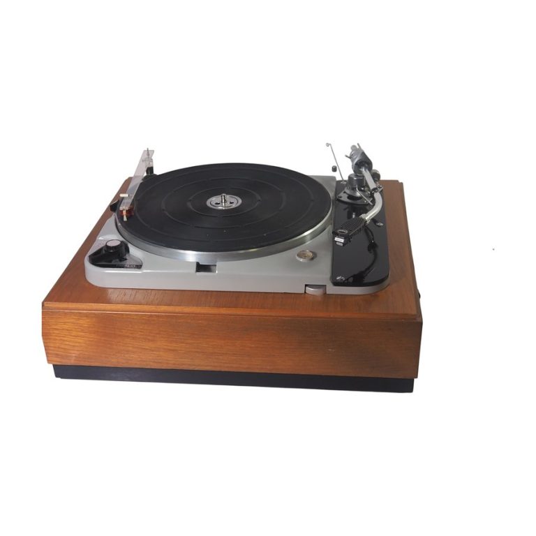 Thorens TD 124 II turntable with SME tonearm sold at London Camera & Antique Auction Ltd